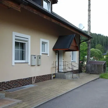 Adam - ゲストハウス